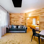 Veverica Otel 3*